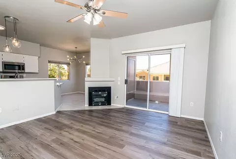 1050 E Cactus Ave #2075, Las Vegas, NV 89183