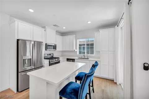 25 Barbara Ln #26, Las Vegas, NV 89183