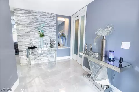 3606 Algonquin Dr, Las Vegas, NV 89169