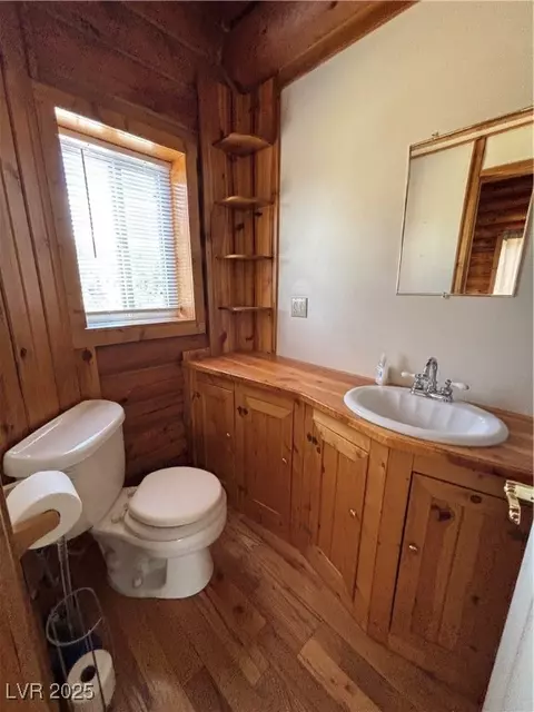 Bath - 591 E 308th South St, Ely, NV 89301 photo 5 of 7