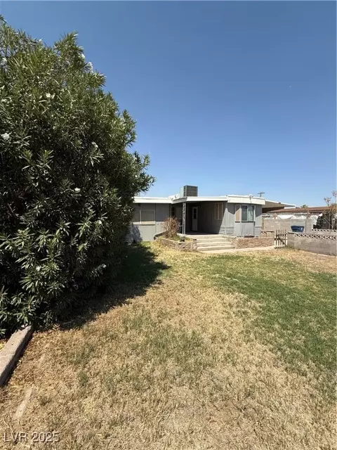 2225 Rigney Ln, Las Vegas, NV 89156