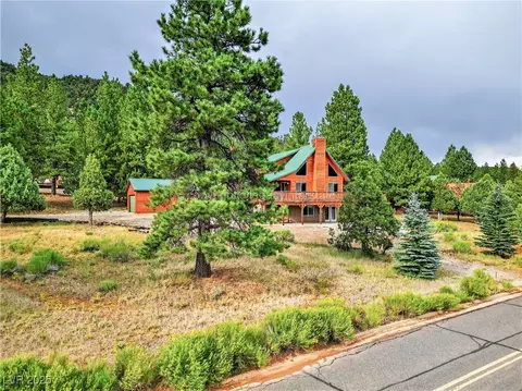Exterior - 797 E Aspen Meadow Dr, Mammoth Creek, UT 84735 photo 2 of 9