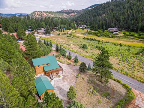 View/Area - 797 E Aspen Meadow Dr, Mammoth Creek, UT 84735 photo 1 of 6