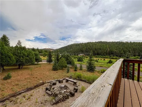 Exterior - 797 E Aspen Meadow Dr, Mammoth Creek, UT 84735 photo 7 of 9