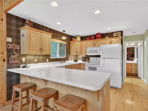 Kitchen - 797 E Aspen Meadow Dr, Mammoth Creek, UT 84735 photo 1 of 4