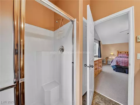 Bath - 797 E Aspen Meadow Dr, Mammoth Creek, UT 84735 photo 4 of 5