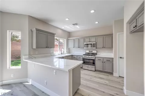 979 Park Bridge Ave, Las Vegas, NV 89123