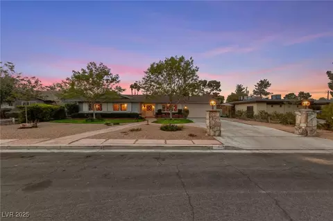 2400 Llewellyn Dr, Las Vegas, NV 89102