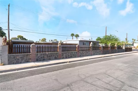 1333 Eastwood Dr, Las Vegas, NV 89104
