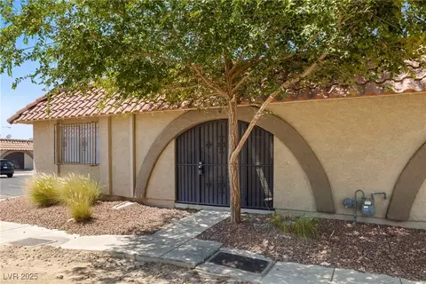 833 Hedge Way #2, Las Vegas, NV 89110