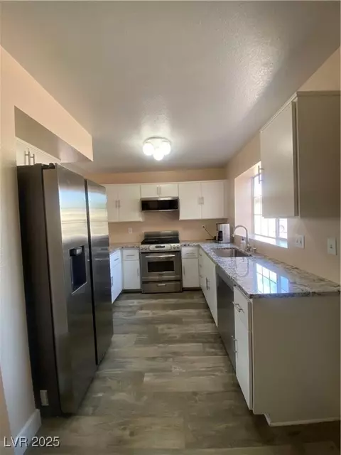5955 Commodore Cove Dr, Las Vegas, NV 89142
