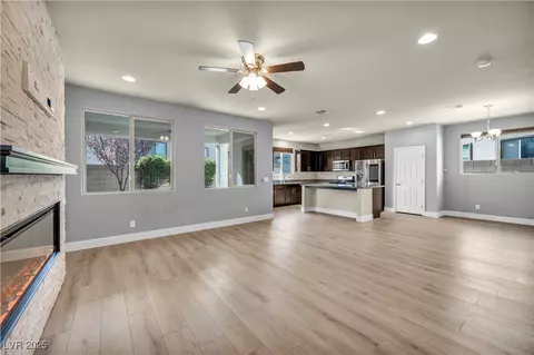 8016 Skye Falls St, Las Vegas, NV 89166