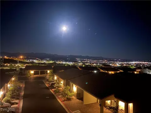 2681 Chinaberry Hill St, Laughlin, NV 89029