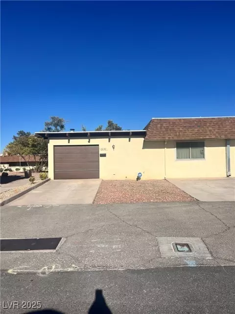 2630 Heritage Cir, Las Vegas, NV 89121