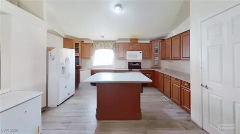 6266 Bluehurst Ave, Las Vegas, NV 89156