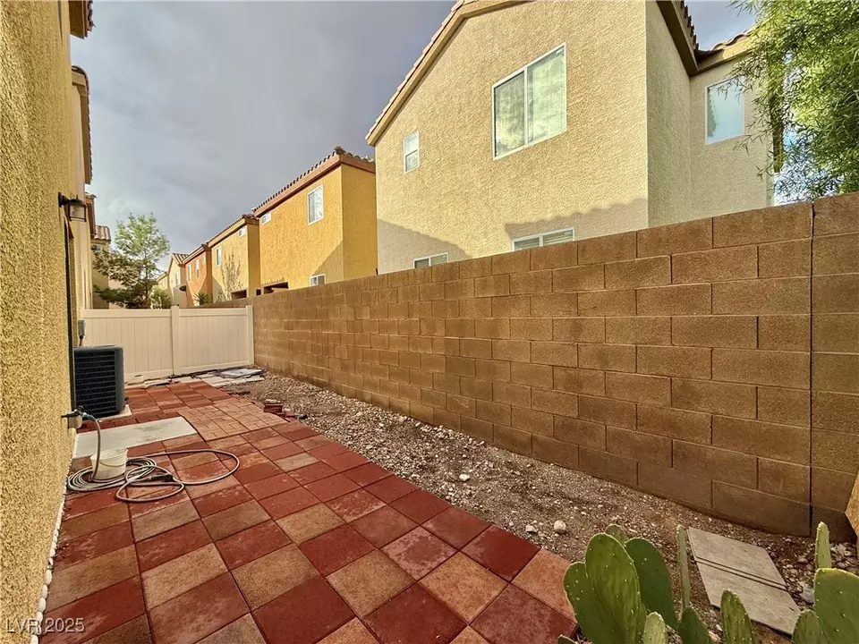 Exterior - 8125 Lake Geneva Ct, Las Vegas, NV 89113 photo 4 of 5