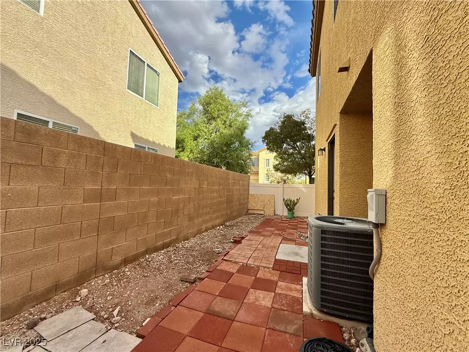 Exterior - 8125 Lake Geneva Ct, Las Vegas, NV 89113 photo 5 of 5