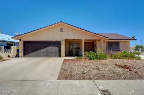 221 Thunder St, Las Vegas, NV 89145
