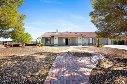 261 E Domingo St, Pahrump, NV 89048