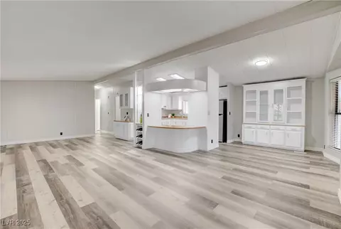 5572 Tres Piedras Rd, Las Vegas, NV 89122