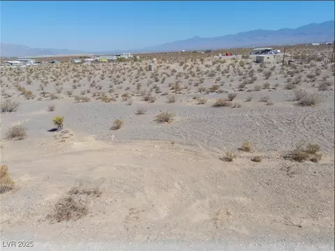 2400 E Winona Way, Pahrump, NV 89060