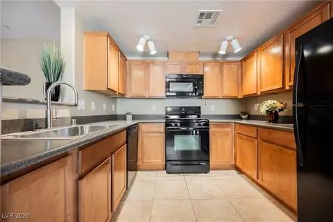 6868 Sky Pointe Dr #1021, Las Vegas, NV 89131