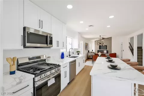 529 Dutchman Ave, Henderson, NV 89011