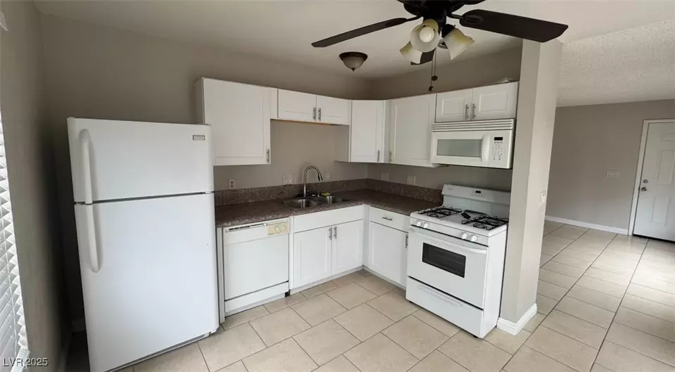 Kitchen - 4754 Willow Crest Ave, Las Vegas, NV 89147 photo 1 of 1