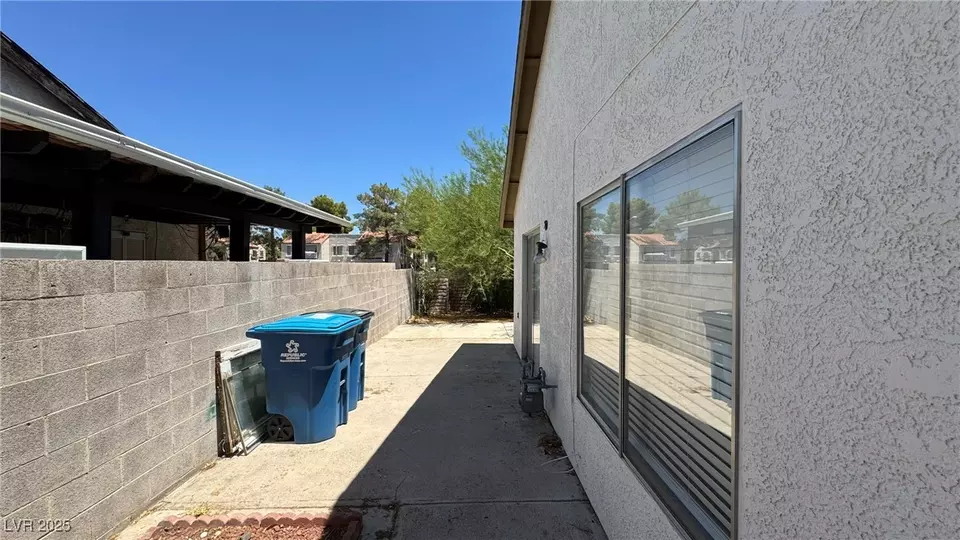 Exterior - 4754 Willow Crest Ave, Las Vegas, NV 89147 photo 6 of 6