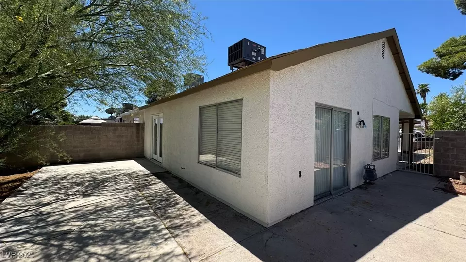 Exterior - 4754 Willow Crest Ave, Las Vegas, NV 89147 photo 2 of 6