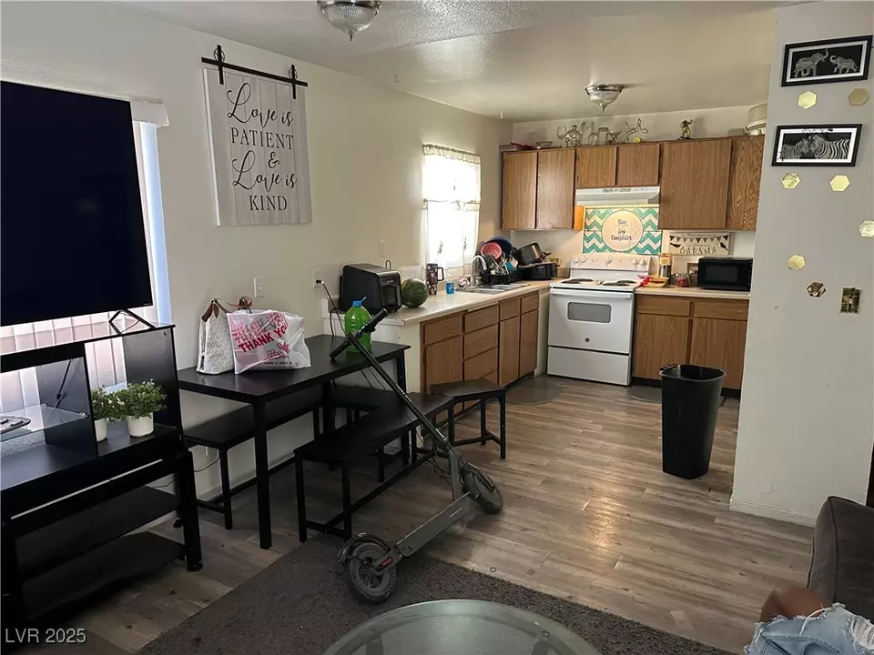 Kitchen - 828 Held Rd, Las Vegas, NV 89101 photo 4 of 5