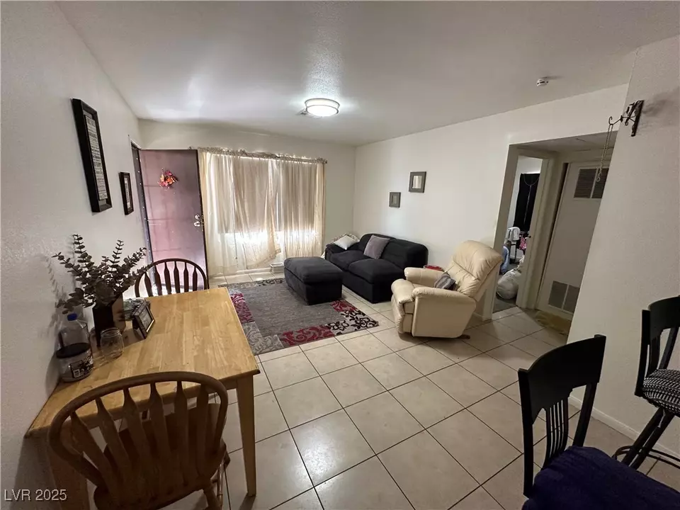 Living - 828 Held Rd, Las Vegas, NV 89101 photo 2 of 4