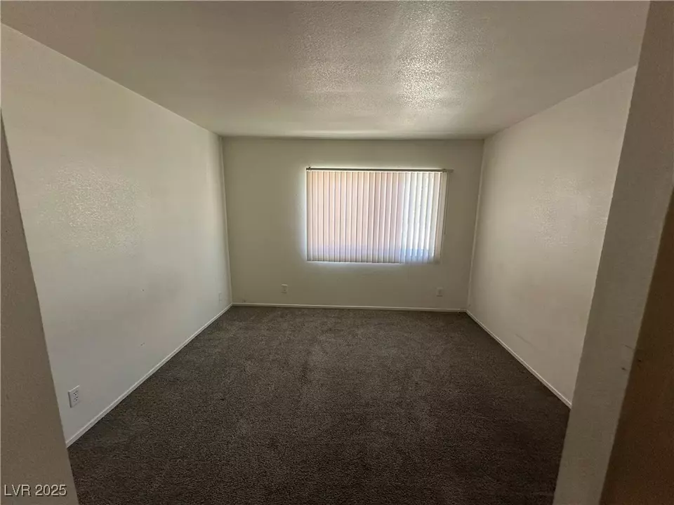 Living - 828 Held Rd, Las Vegas, NV 89101 photo 4 of 4