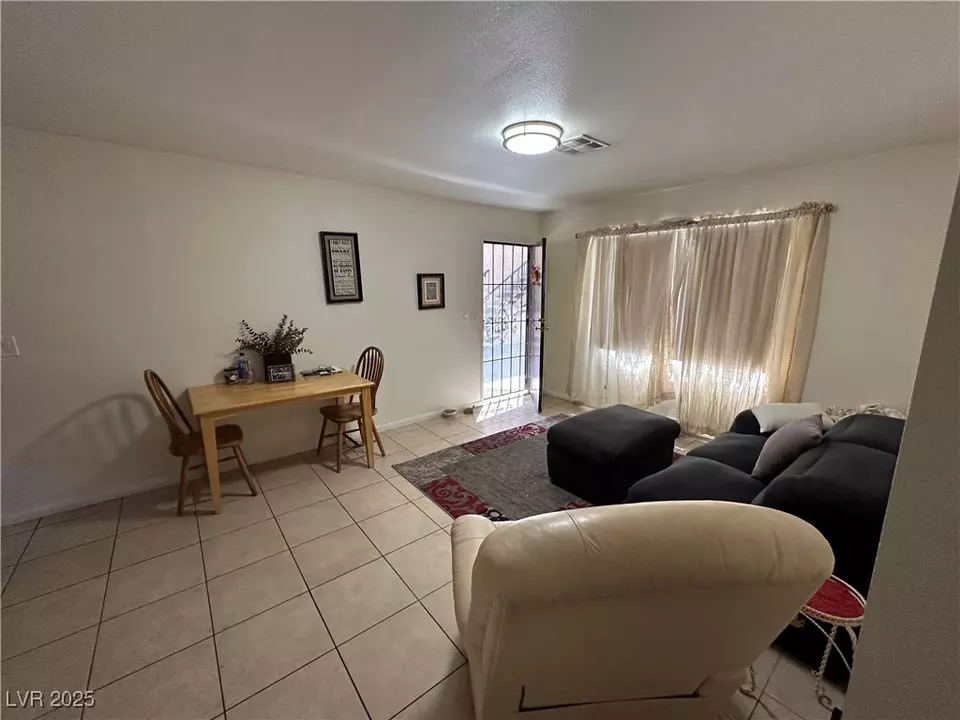 Living - 828 Held Rd, Las Vegas, NV 89101 photo 1 of 4