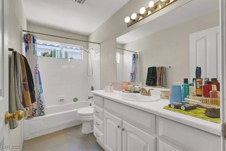 Bath - 3359 Commendation Dr, Las Vegas, NV 89117 photo 3 of 3