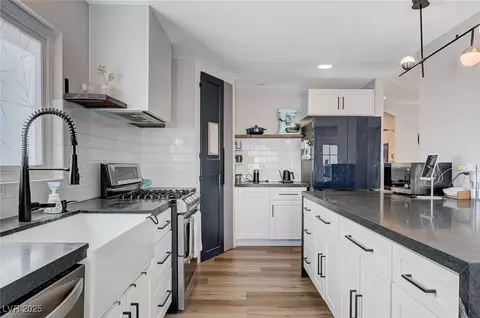7716 Pacific Rim Ct, Las Vegas, NV 89139