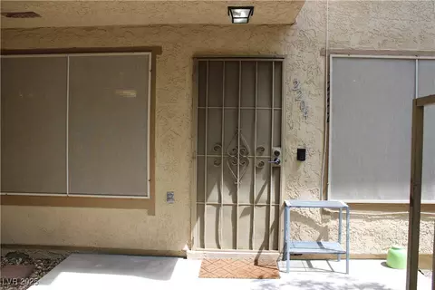 2204 Tall Pine Dr, Las Vegas, NV 89108