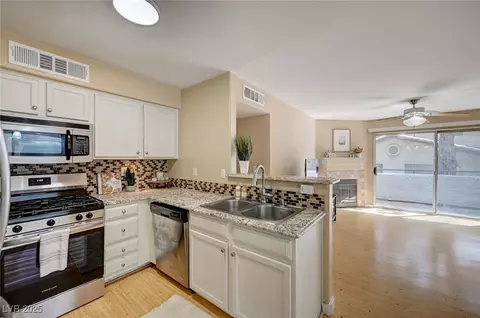 5216 Mandalay Springs Dr #204, Las Vegas, NV 89120