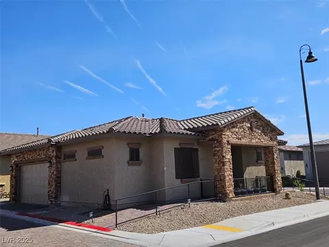790 Charming Holly St, Henderson, NV 89011