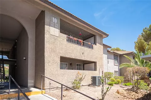 2606 S Durango Dr #122, Las Vegas, NV 89117