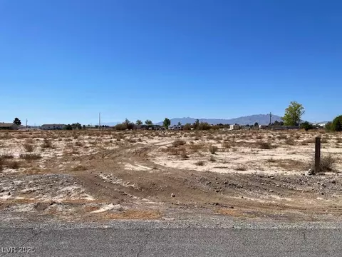 2871 W Silver Sage Dr, Pahrump, NV 89060