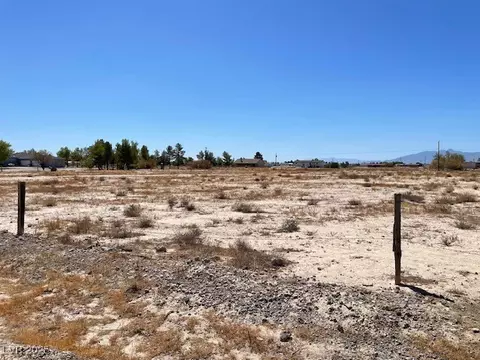 2821 W Silver Sage Dr, Pahrump, NV 89060