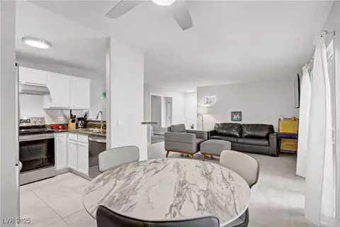 9325 W Desert Inn Rd #109, Las Vegas, NV 89117