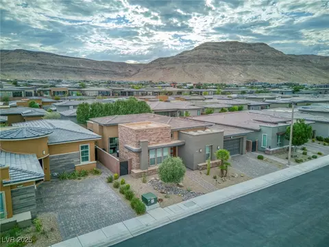 9987 Amethyst Hills St, Las Vegas, NV 89148