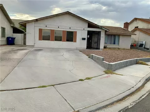 3533 Moraga Dr, Las Vegas, NV 89103