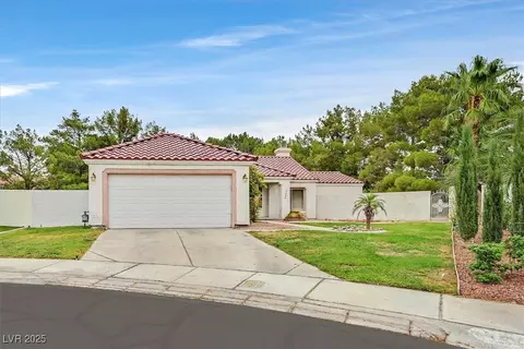 3204 Crescent Run Ct, Las Vegas, NV 89117