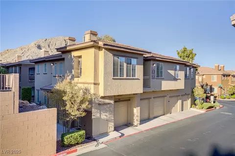 3915 Palm Beach St #201, Las Vegas, NV 89129