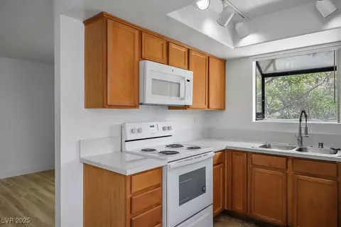 7300 Pirates Cove Rd #2045, Las Vegas, NV 89145