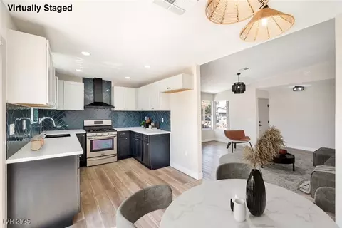 5004 Celebrity Cir, Las Vegas, NV 89119