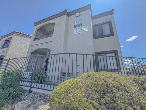 950 Seven Hills Dr #3028, Henderson, NV 89052